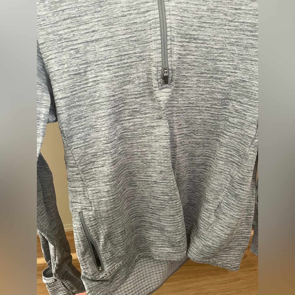 Nike dri-fit 1/4 zip - Picture 5 of 7